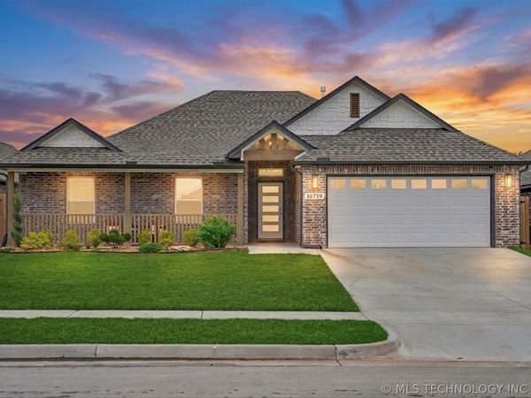 10719 S 280th East Avenue , Coweta, OK 74429