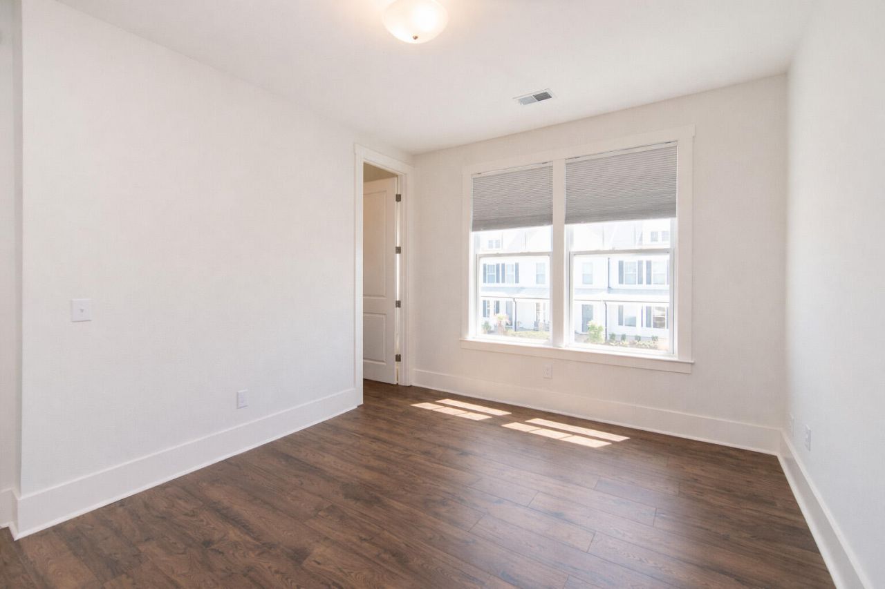 1016 Swamp Harrier Avenue Photo 36