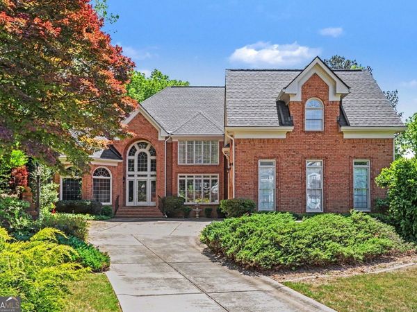 860 Club Chase Lane, Roswell, GA 30076