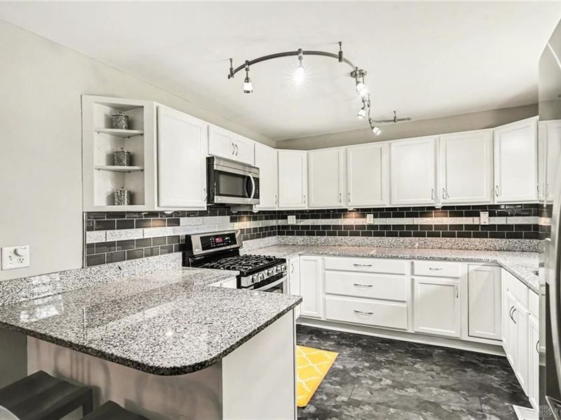 6209 7 Pines Drive, Miami Township, OH 45449 Photo 10