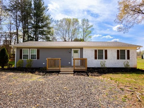 108 Sparrow Road , Eden, NC 27288