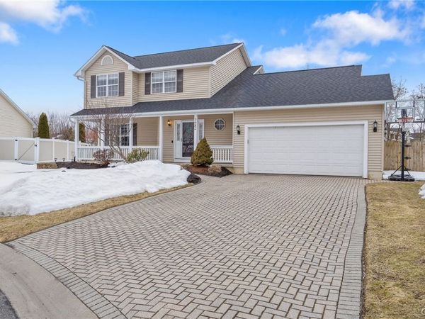 3682 Junco , Liverpool, NY 13090