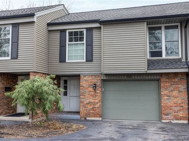 98 Bridle , Orchard Park, NY 14127