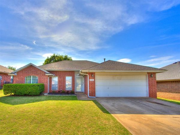 813 N Morgan Drive, Moore, OK 73160