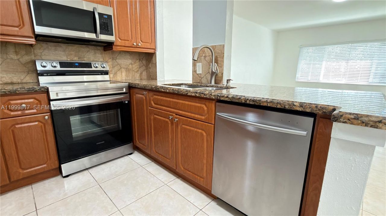 403 SW 148th Ave, Unit 3B, Pembroke Pines, FL 33027 Photo