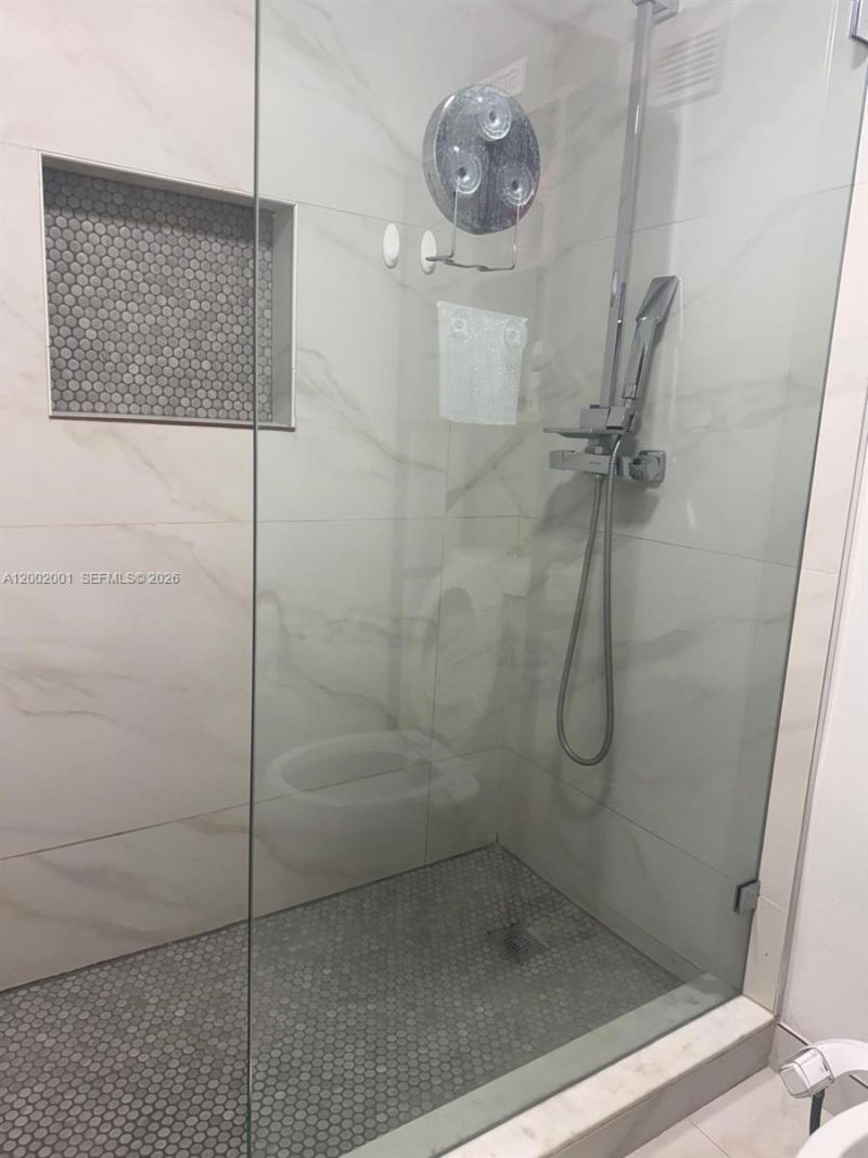 671 NE 195th St, Unit 208E, Miami, FL 33179 Photo