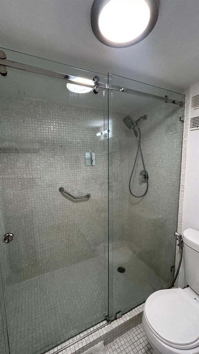 671 NE 195th St, Unit 208E, Miami, FL 33179 Photo