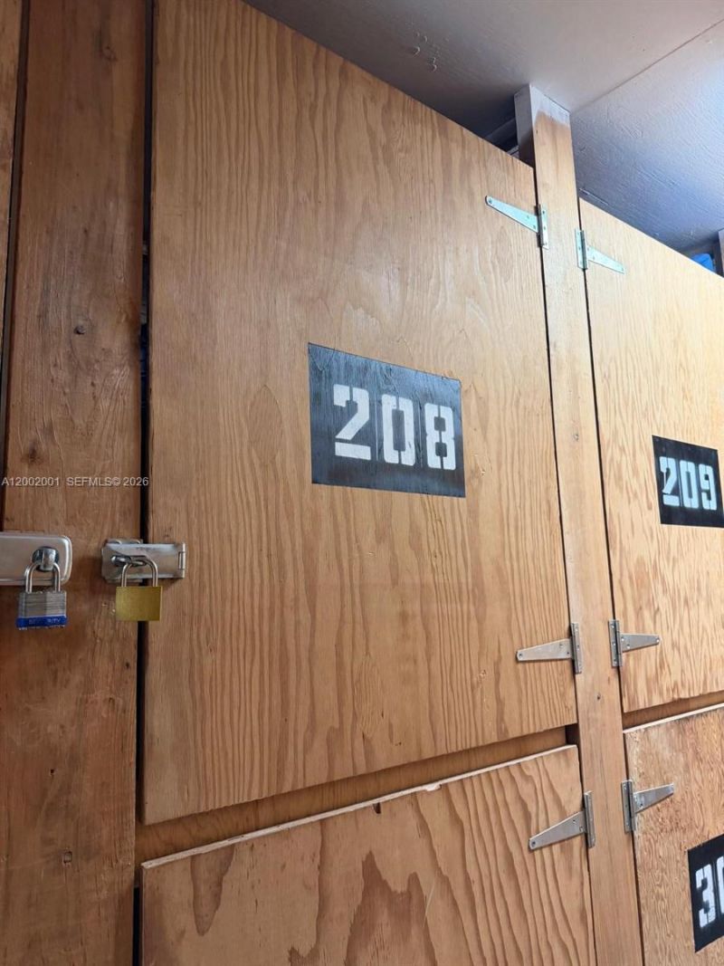 671 NE 195th St, Unit 208E, Miami, FL 33179 Photo