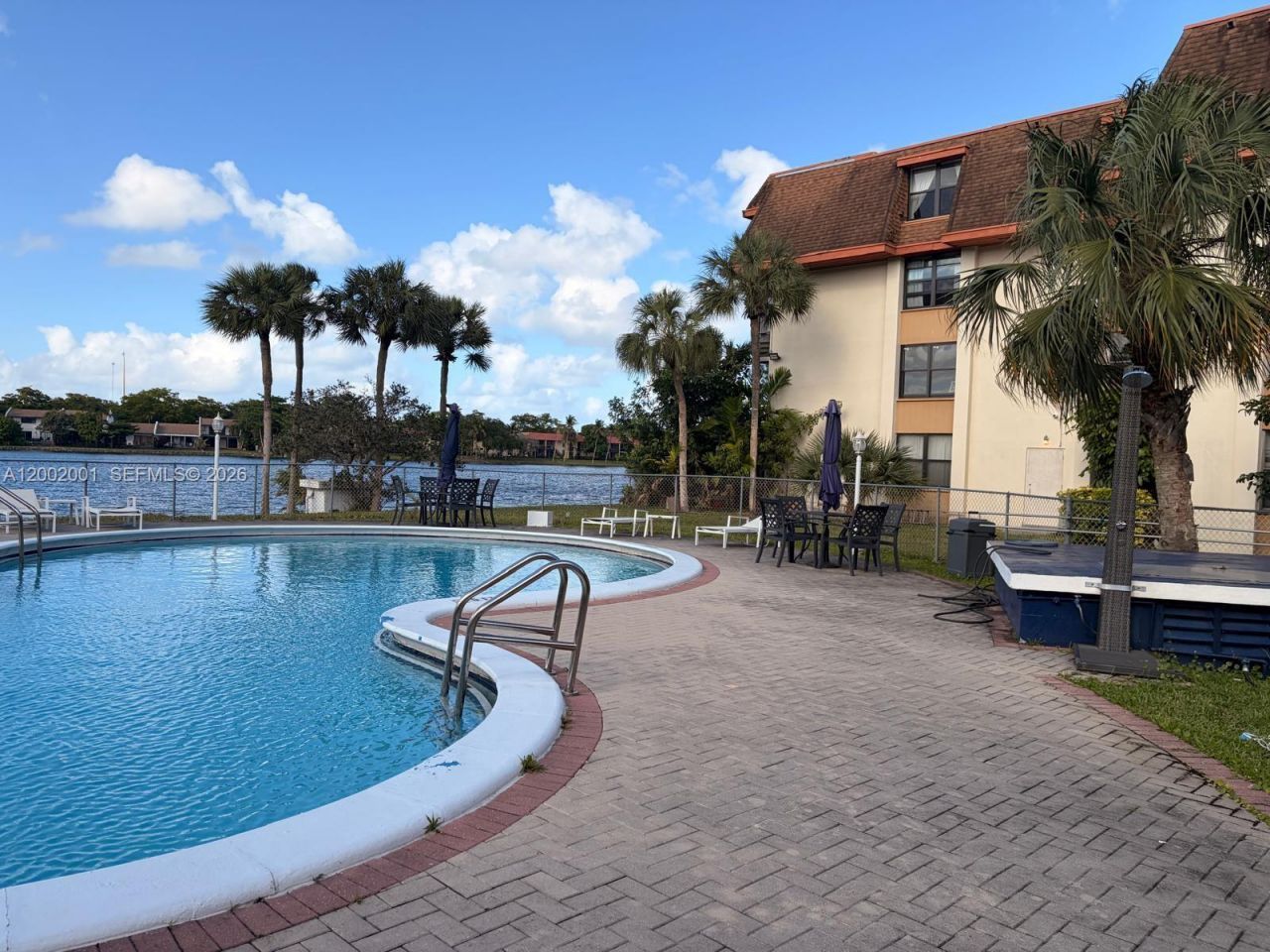 671 NE 195th St, Unit 208E, Miami, FL 33179 Photo