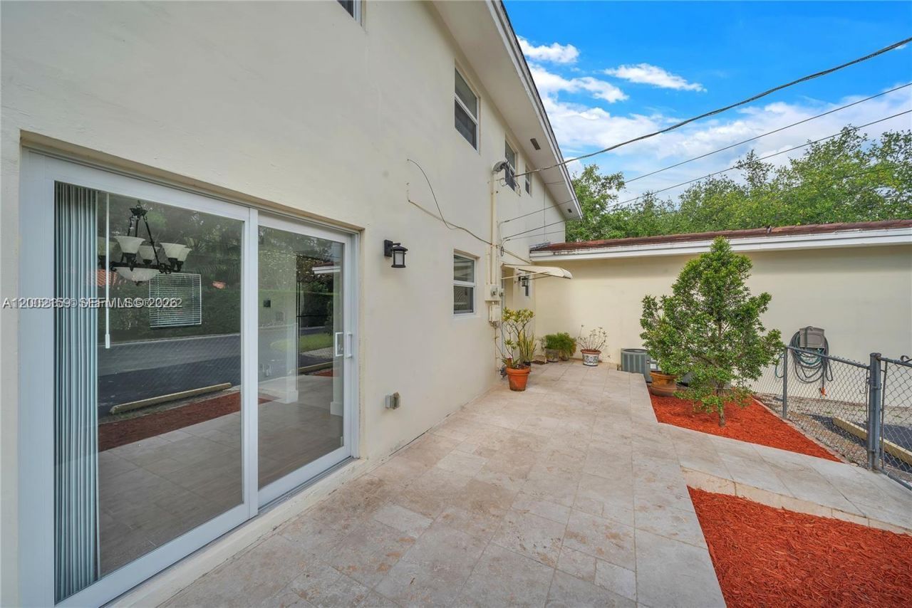 247 Bird Rd, Unit -, Coral Gables, FL 33146 Photo