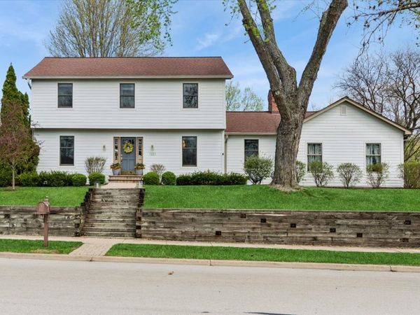 1221 Whirlaway Avenue, Naperville, IL 60540