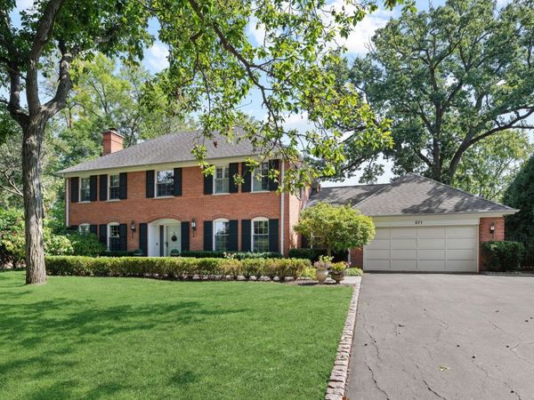 571 Lexington Drive, Lake Forest, IL 60045