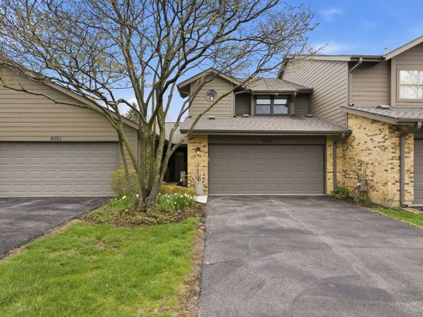 8005 Wildwood Lane, Darien, IL 60561