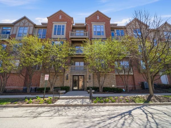 Unit 209, Northbrook, IL 60062