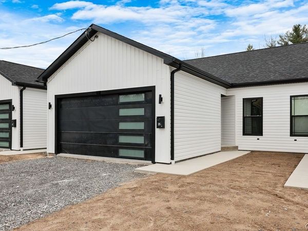 25 Elm Street, Phoenix, NY 13135