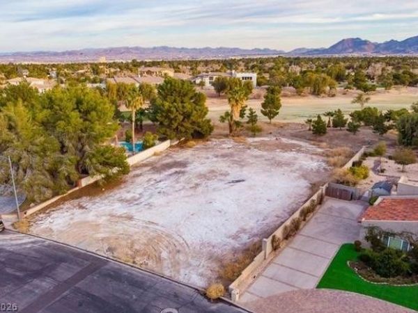 3015 La Mesa Drive , Henderson, NV 89014