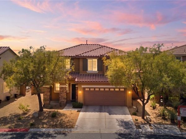 8801 Cavern Peak Drive, Las Vegas, NV 89178