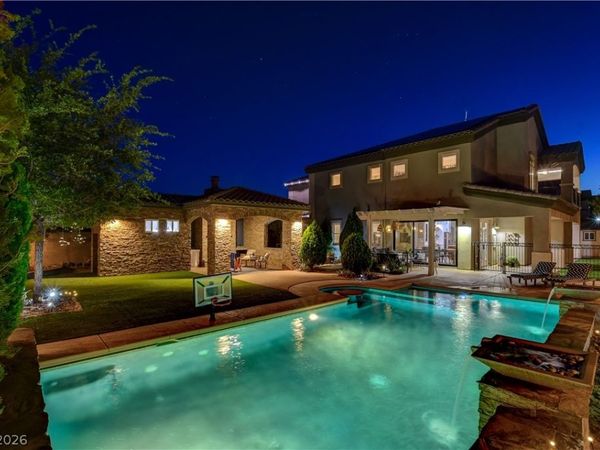 7384 W Camero Avenue, Las Vegas, NV 89113