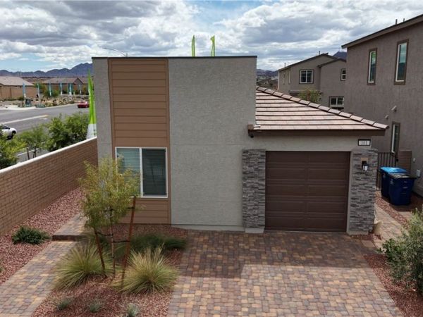 101 Cameron Chase Avenue, Henderson, NV 89011