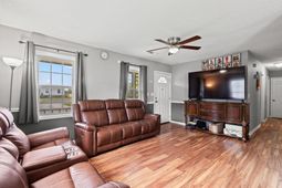 5168 Spring St. photo 4