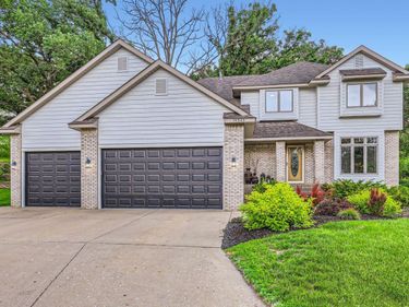 14925 Oak Ridge Court W, Burnsville, MN 55306