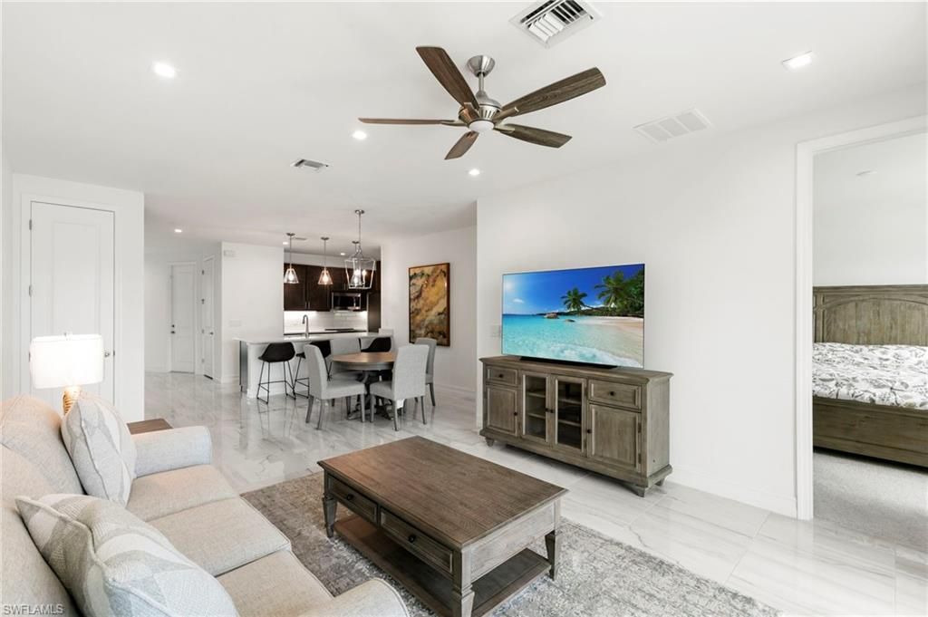 7572 Carnegie Way, Naples, FL 34119 Photo