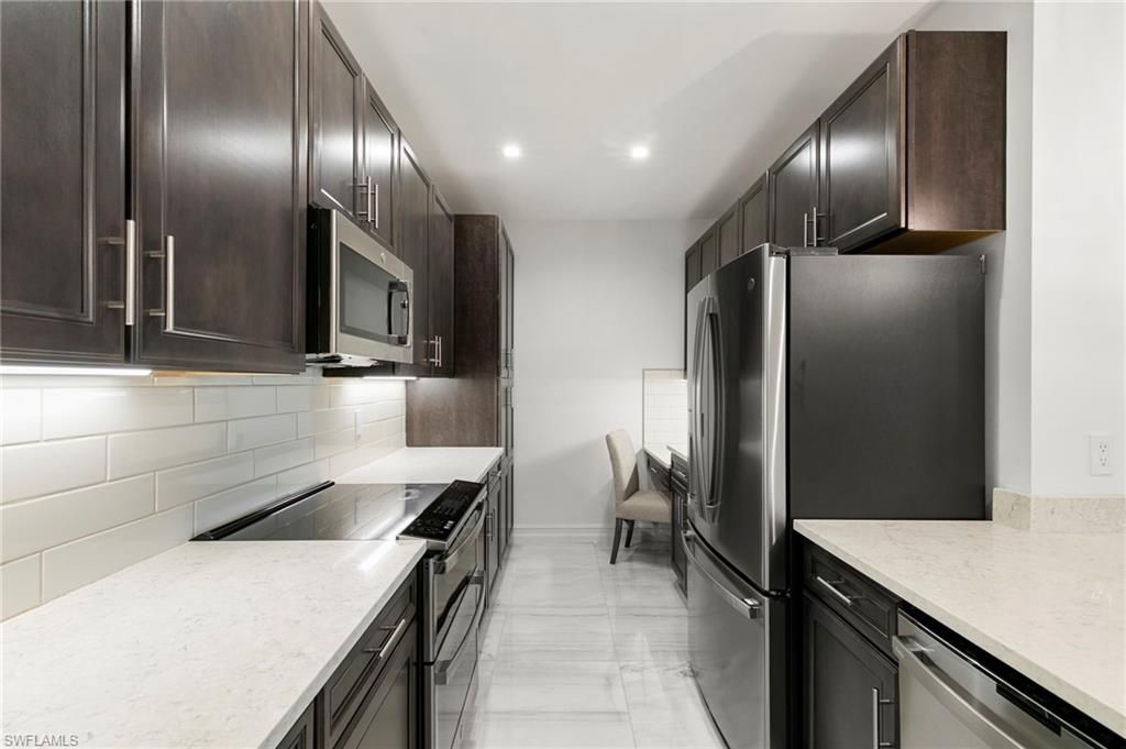 7572 Carnegie Way, Naples, FL 34119 Photo