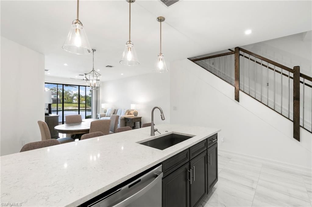 7572 Carnegie Way, Naples, FL 34119 Photo