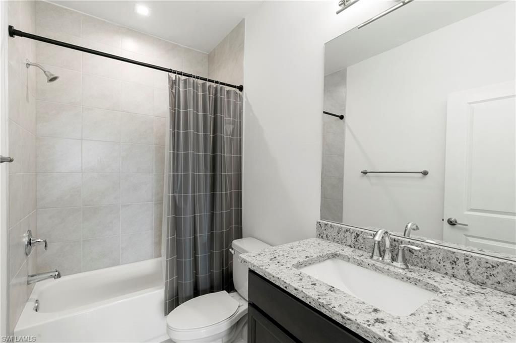 7572 Carnegie Way, Naples, FL 34119 Photo