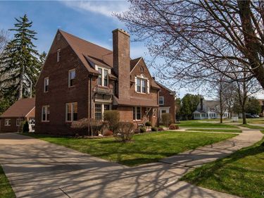 2212 Douglas Crescent , Utica, NY 13501