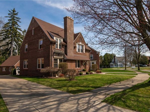 2212 Douglas Crescent , Utica, NY 13501