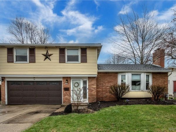 299 Clearfield Drive , Buffalo, NY 14221
