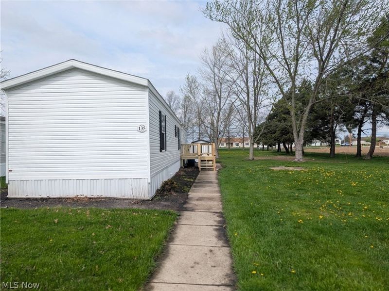 135 Kenny Brook Lane, Elyria, OH 44035 Photo 1