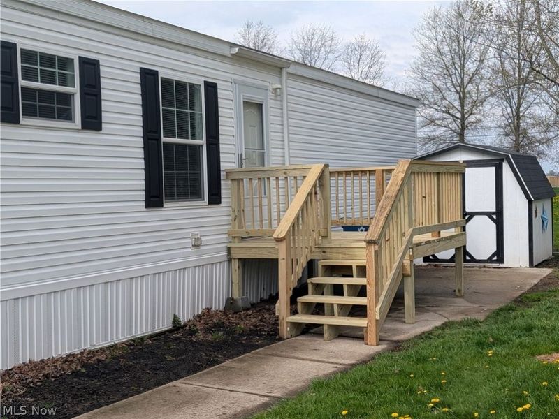 135 Kenny Brook Lane, Elyria, OH 44035 Photo 2