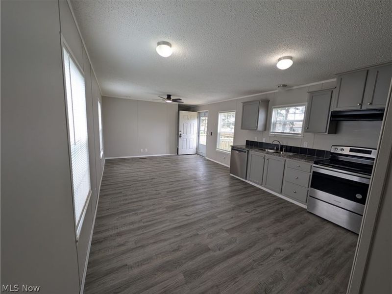 135 Kenny Brook Lane, Elyria, OH 44035 Photo 3