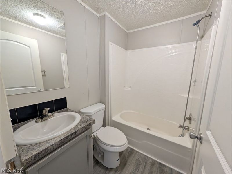 135 Kenny Brook Lane, Elyria, OH 44035 Photo 8