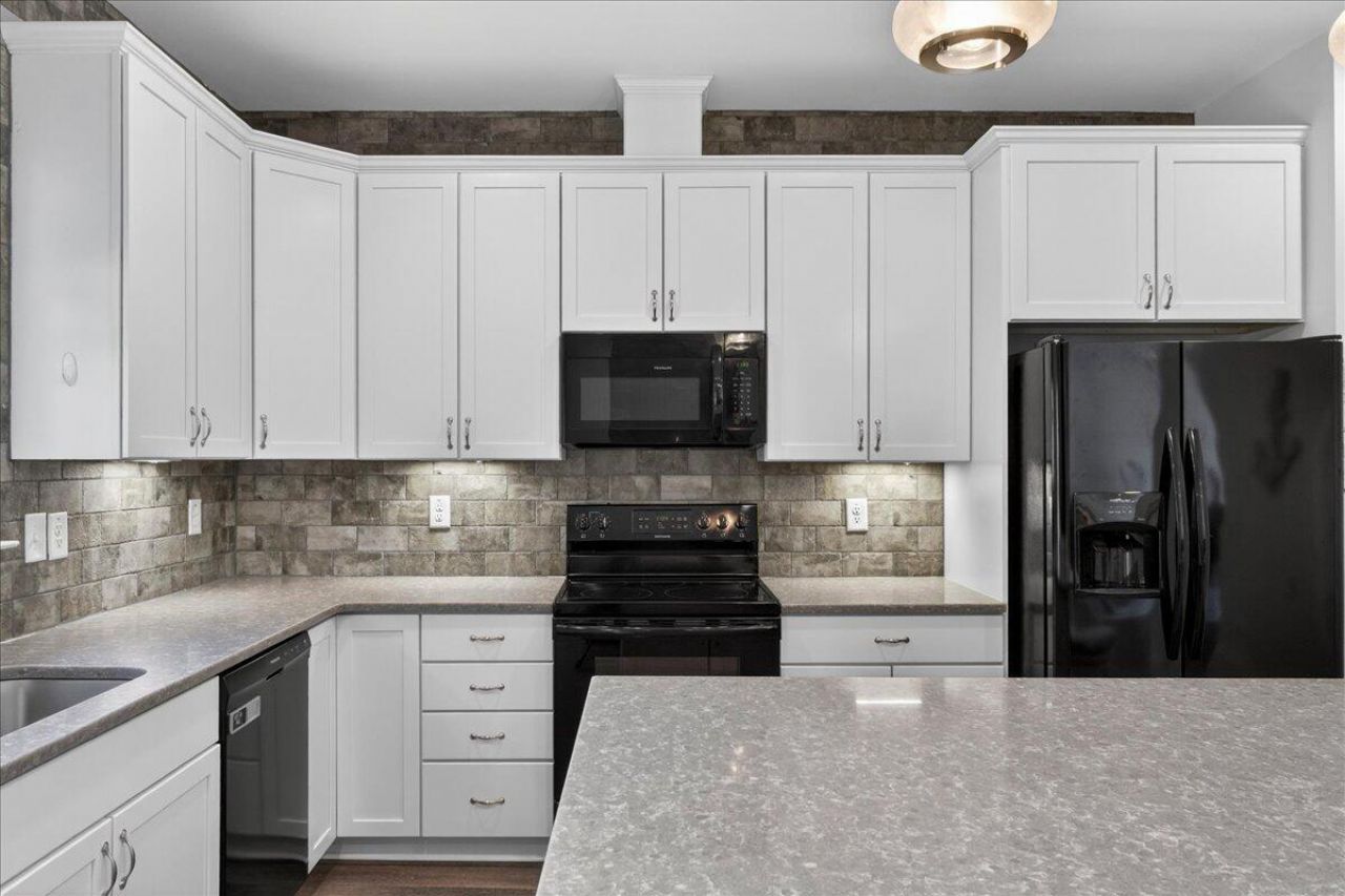 1448 Longridge Road Photo 10