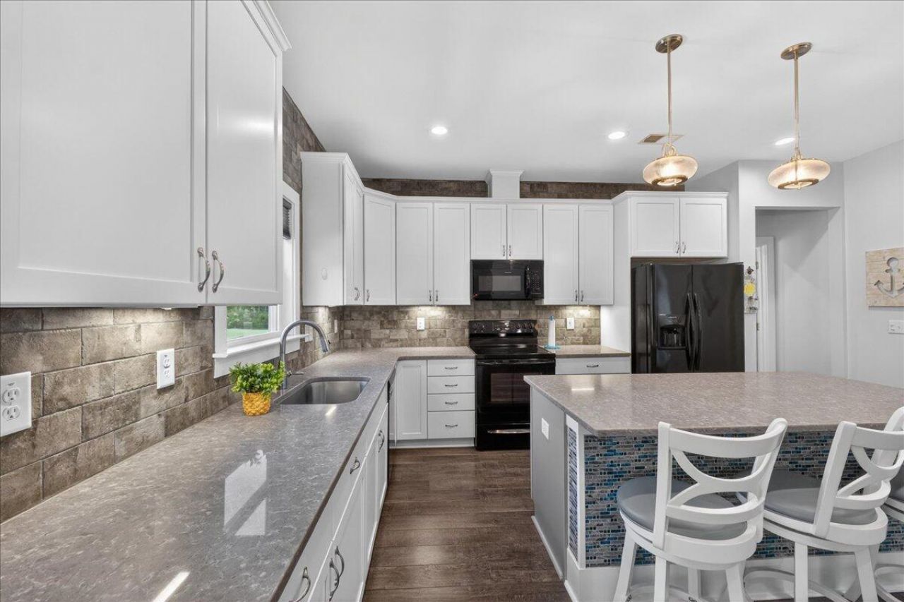 1448 Longridge Road Photo 7