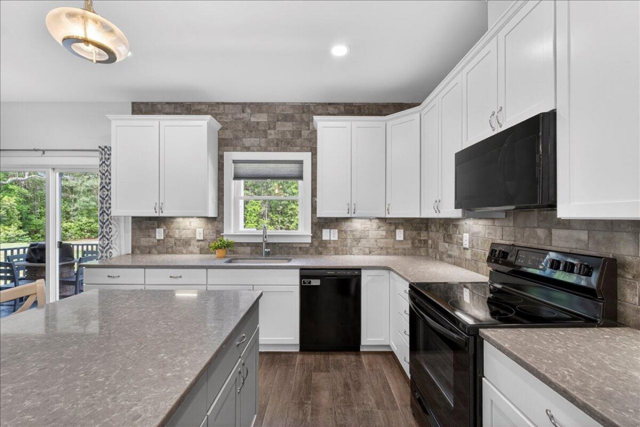 1448 Longridge Road Photo 9