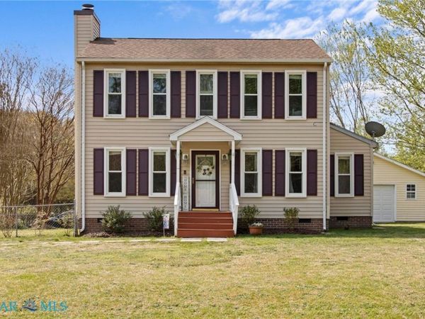 6676 Magnolia Drive , Gloucester, VA 23061