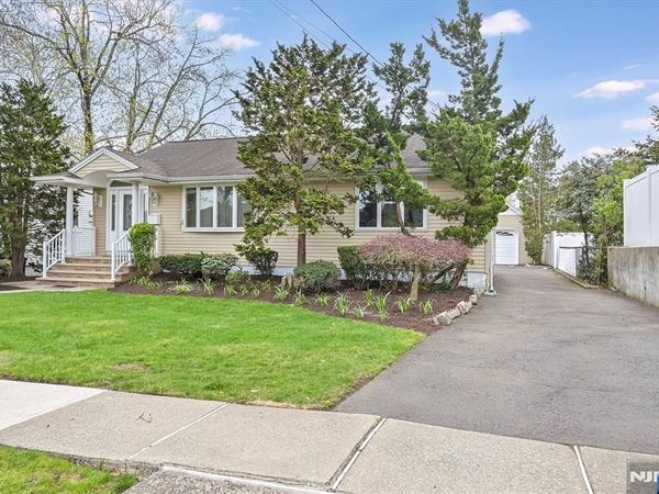 520 Hamilton Avenue, Hasbrouck Heights, NJ 07604