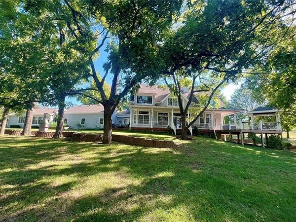 723 S 138th Street, Bonner Springs, KS 66012