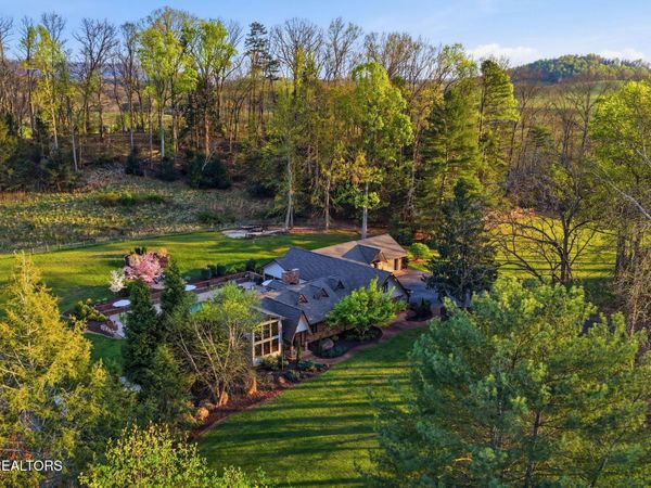 4953 Weaver Pike, Bluff City, TN 37618