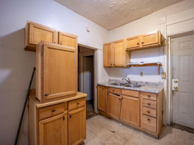 76 N Central Avenue , Columbus, OH 43222 Photo 18