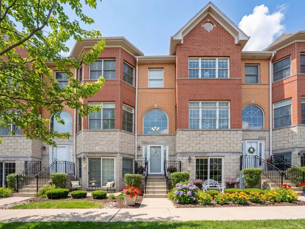 17934 Fountain Circle , Orland Park, IL 60467