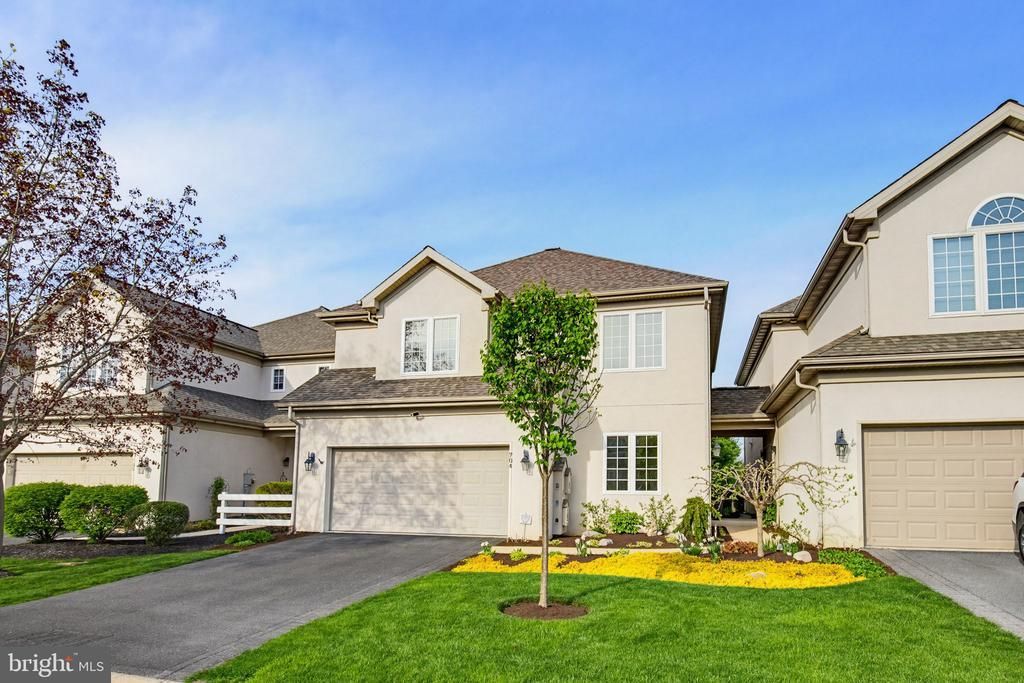 704 Woodfield Drive , Lititz, PA 17543 Main Photo