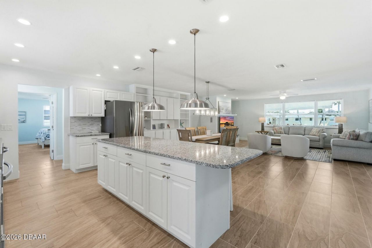 341 Plaza Boulevard, Daytona Beach, FL 32118 Photo