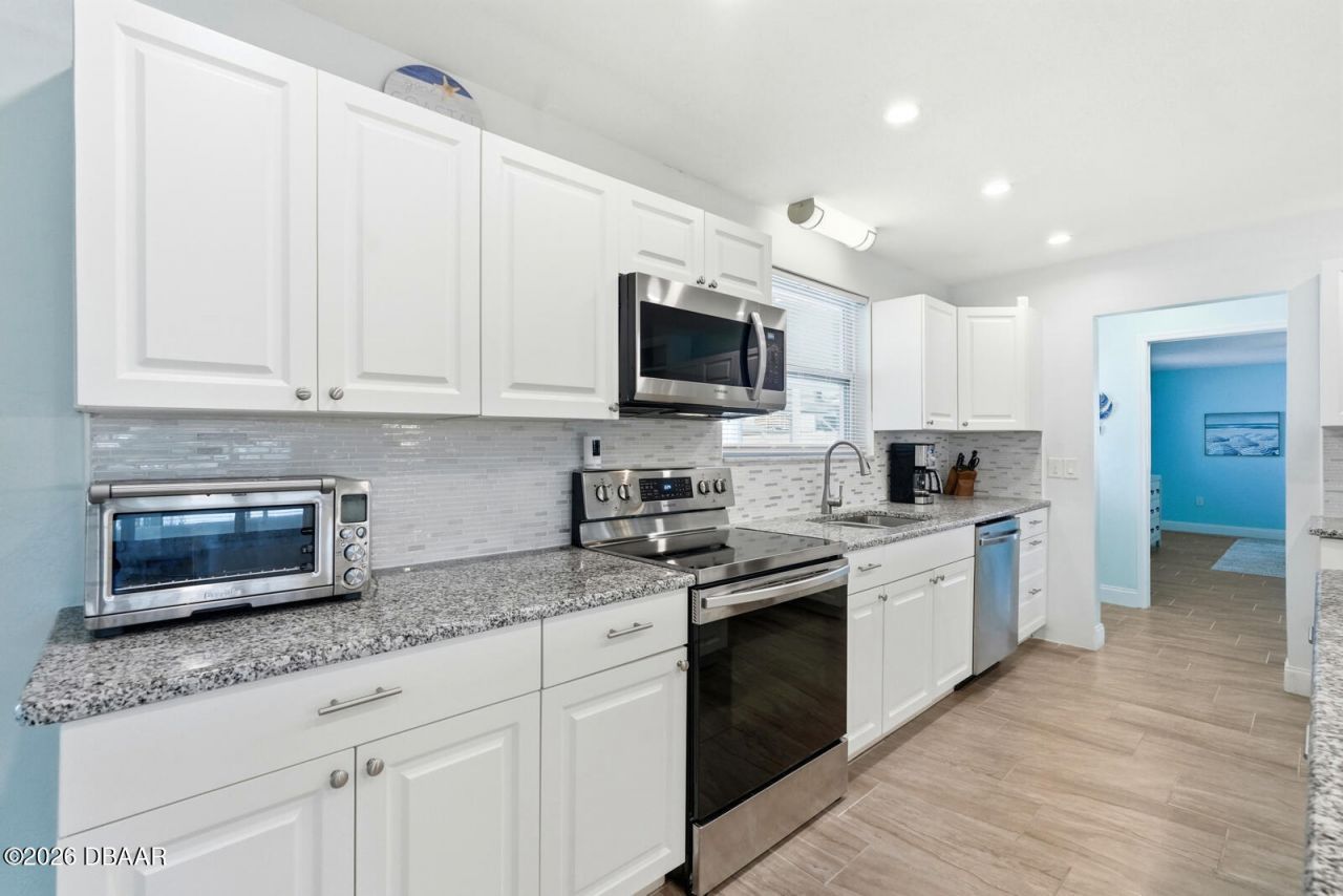 341 Plaza Boulevard, Daytona Beach, FL 32118 Photo