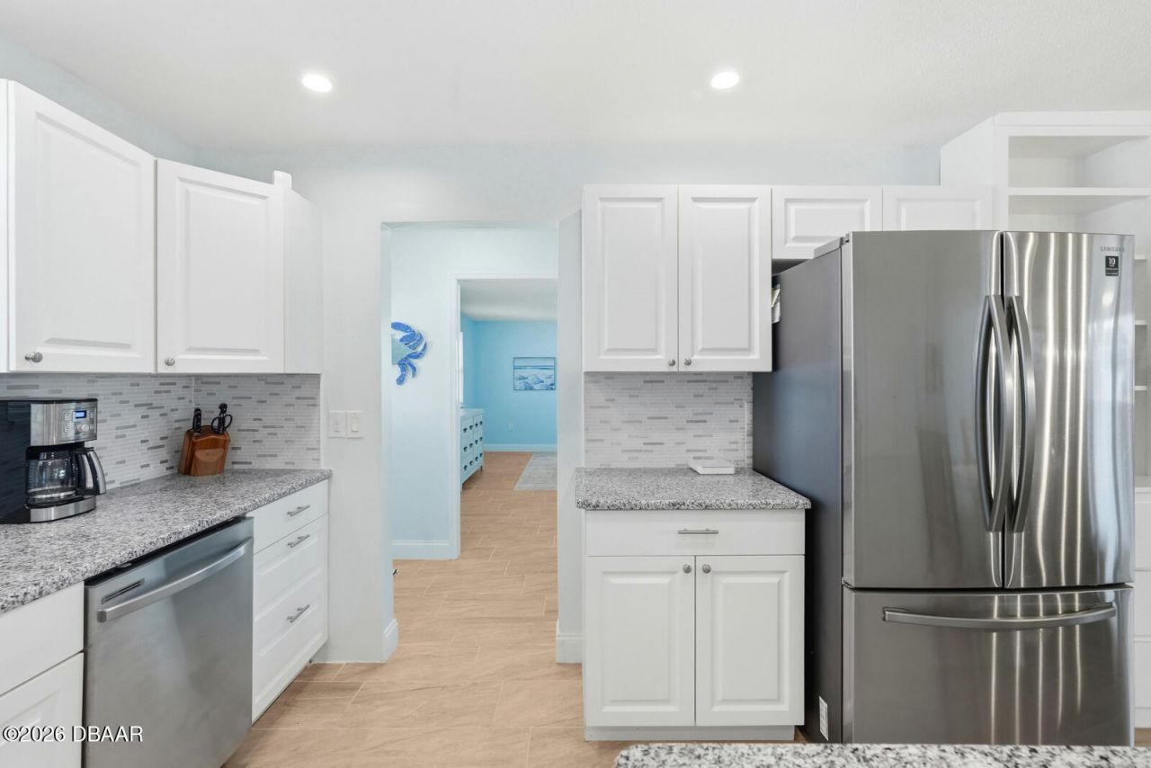 341 Plaza Boulevard, Daytona Beach, FL 32118 Photo