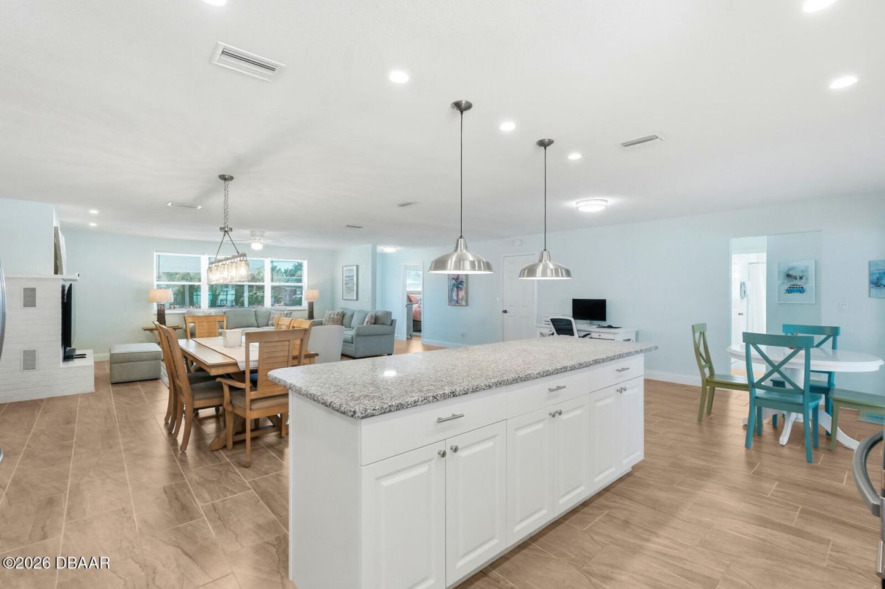 341 Plaza Boulevard, Daytona Beach, FL 32118 Photo